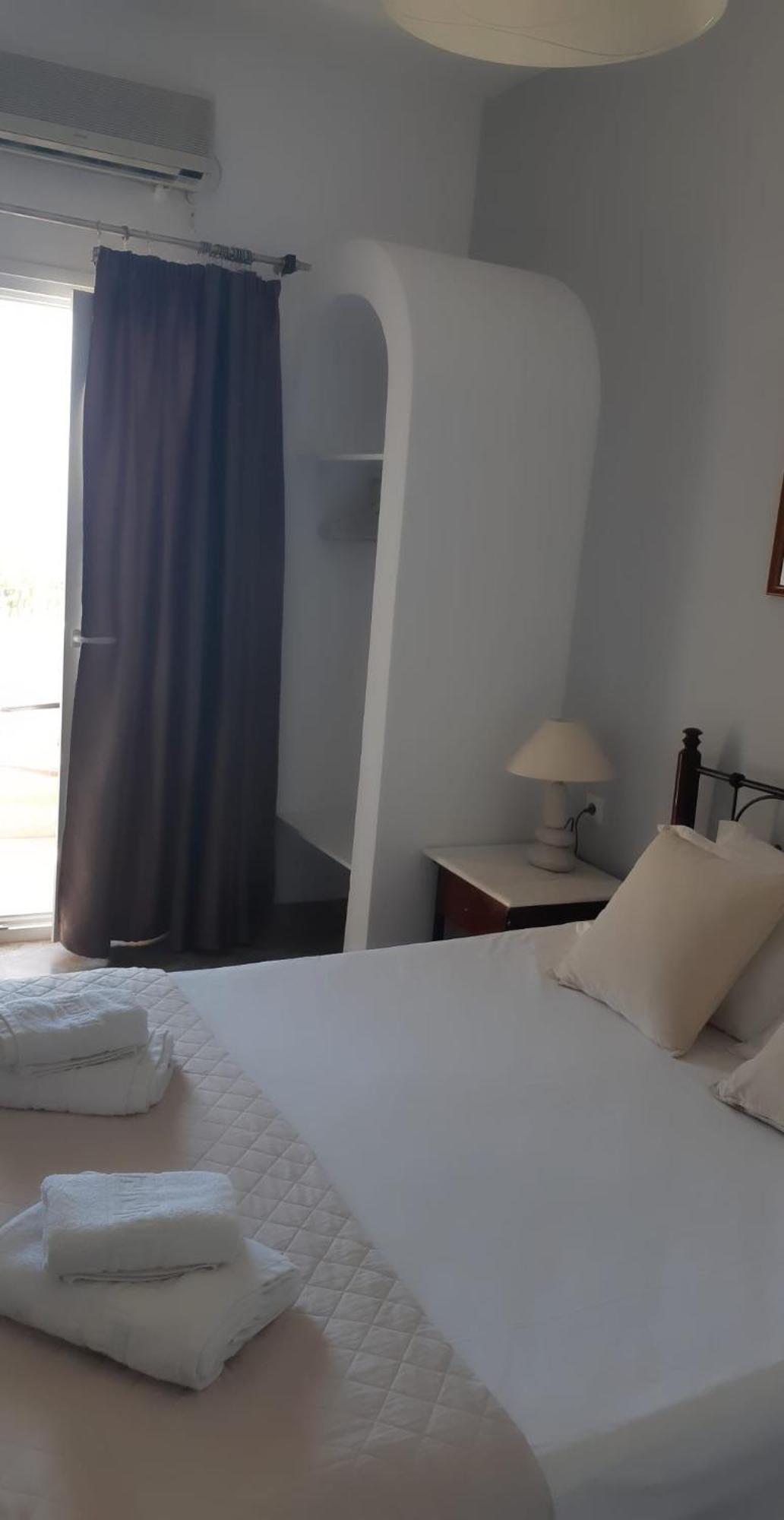 Emmanouela Studios & Villas Karterados  Buitenkant foto